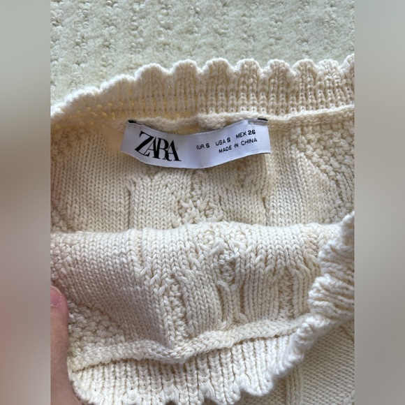 ZARA Cream Knit top with Beaded Flowers - Picture 2 of 4